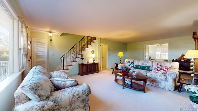 121 Aspatuck Road, Westhampton Beach, NY 11978
