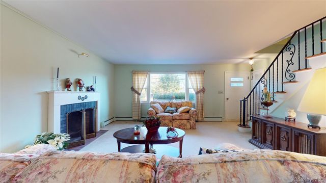 121 Aspatuck Road, Westhampton Beach, NY 11978