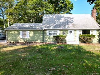 121 Aspatuck Road, Westhampton Beach, NY 11978