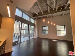 727 W 7th Street 1115, Los Angeles, CA 90017