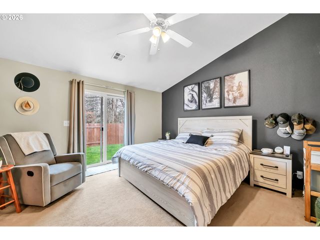 25198 JAKE St, Veneta, OR 97487