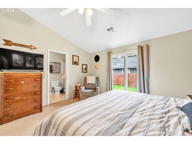 25198 JAKE St, Veneta, OR 97487