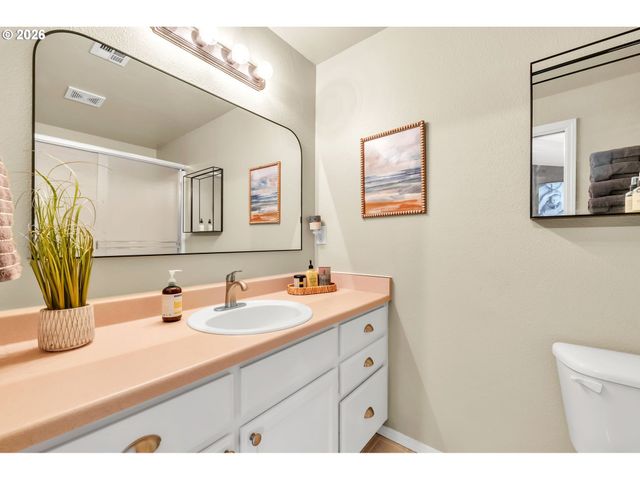 25198 JAKE St, Veneta, OR 97487