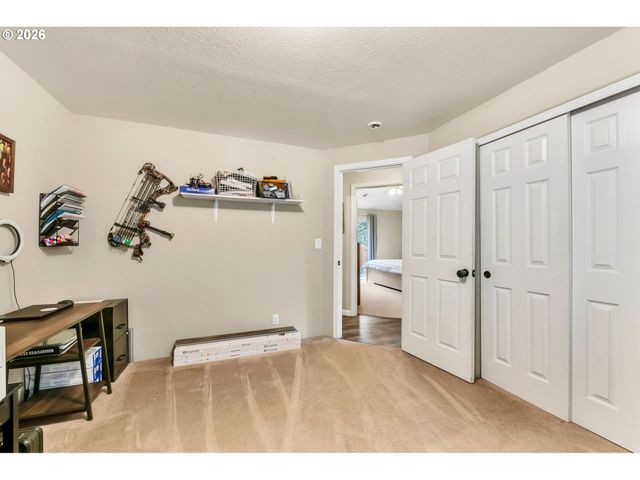 25198 JAKE St, Veneta, OR 97487