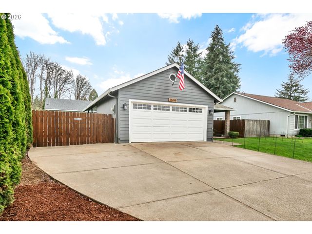 25198 JAKE St, Veneta, OR 97487