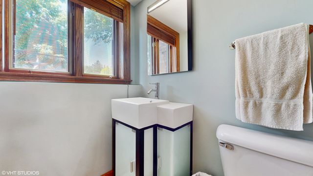 270 W Fremont Avenue, Elmhurst, IL 60126