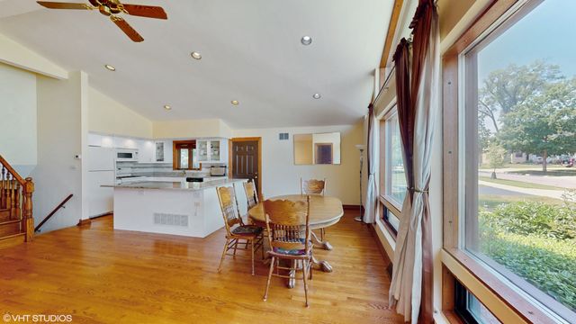 270 W Fremont Avenue, Elmhurst, IL 60126