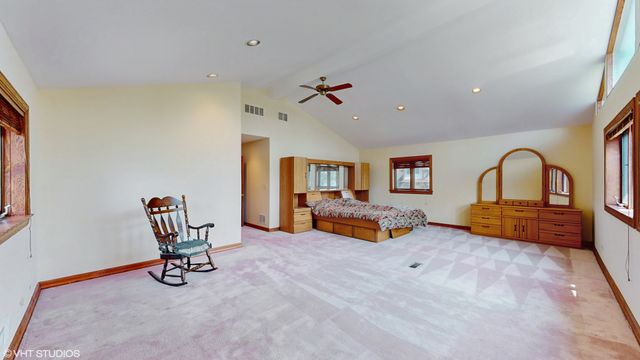 270 W Fremont Avenue, Elmhurst, IL 60126