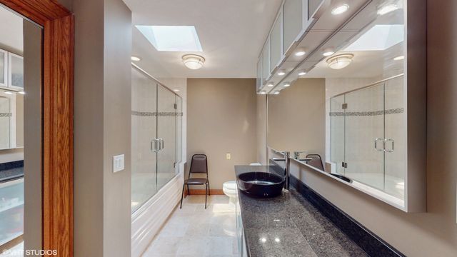 270 W Fremont Avenue, Elmhurst, IL 60126