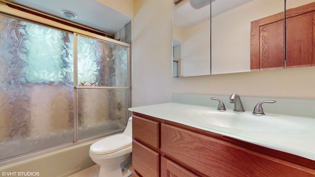 270 W Fremont Avenue, Elmhurst, IL 60126