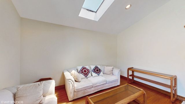 270 W Fremont Avenue, Elmhurst, IL 60126