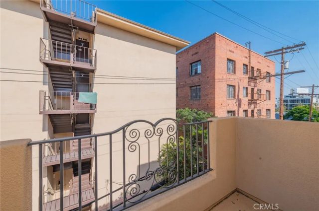 610 S Wilton Place 402, Los Angeles, CA 90005