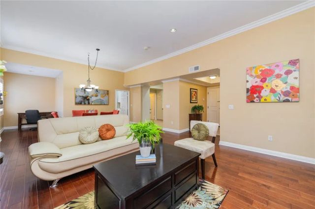610 S Wilton Place 402, Los Angeles, CA 90005