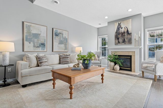 15352 Floret Way 91, Apple Valley, MN 55124