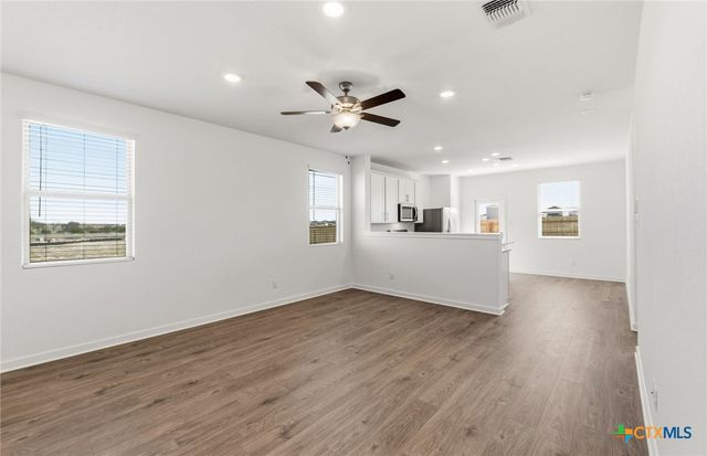 174 Green Berets Bend, Jarrell, TX 76537
