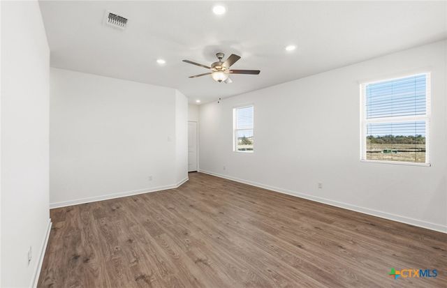 174 Green Berets Bend, Jarrell, TX 76537