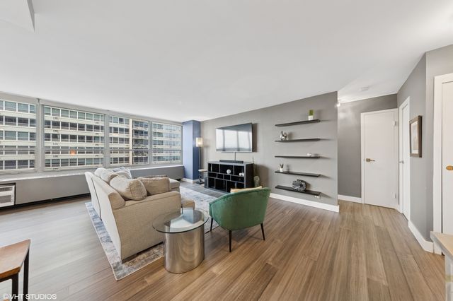 3550 N LAKE SHORE Drive 1707, Chicago, IL 60657