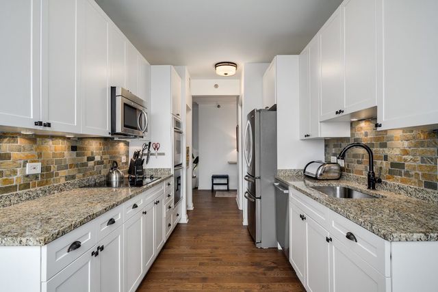 501 N Clinton Street 503, Chicago, IL 60654