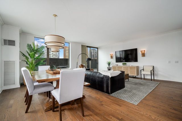 501 N Clinton Street 503, Chicago, IL 60654