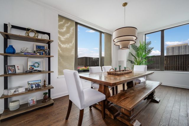 501 N Clinton Street 503, Chicago, IL 60654