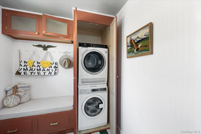 19 New Jersey Avenue, Bellport Village, NY 11713