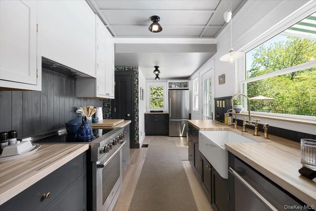 19 New Jersey Avenue, Bellport Village, NY 11713