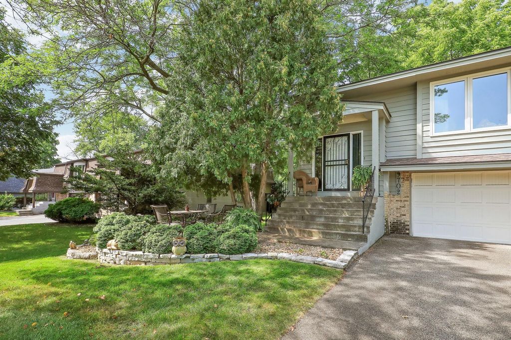 9702 Utica Road, Bloomington, MN 55437 — photo 4