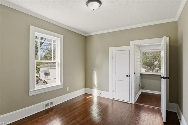 2714 N Glenn Avenue, Winston-salem, NC 27105