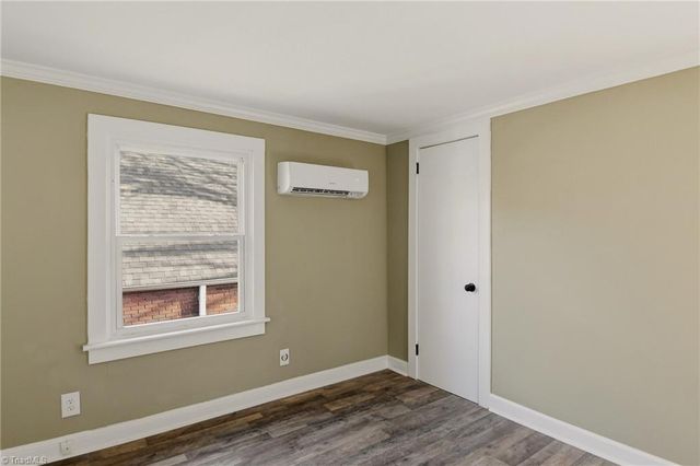 2714 N Glenn Avenue, Winston-salem, NC 27105