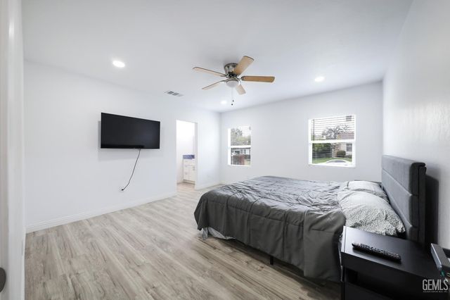 501 Magnolia Avenue, Bakersfield, CA 93305