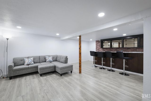 501 Magnolia Avenue, Bakersfield, CA 93305