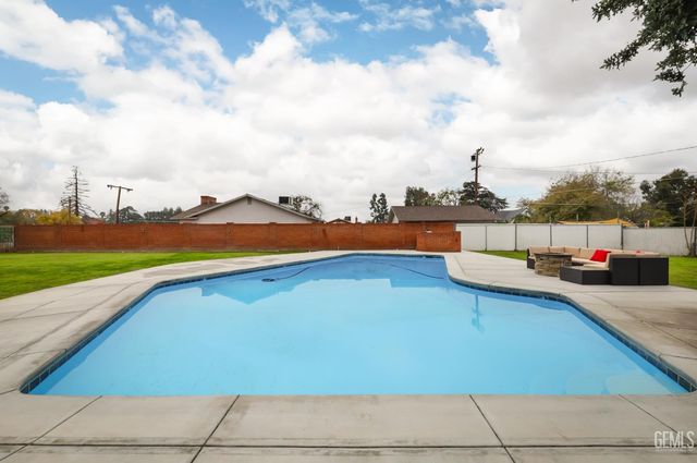 501 Magnolia Avenue, Bakersfield, CA 93305