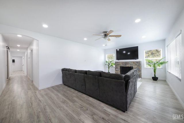 501 Magnolia Avenue, Bakersfield, CA 93305