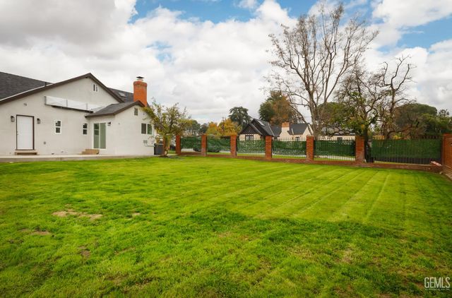 501 Magnolia Avenue, Bakersfield, CA 93305