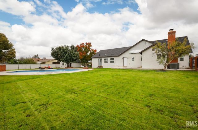 501 Magnolia Avenue, Bakersfield, CA 93305