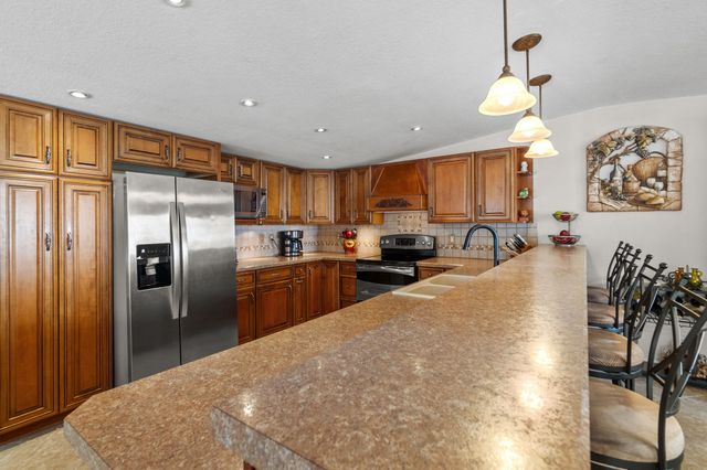 8412 Lakeshore Drive, Dexter, IA 50070