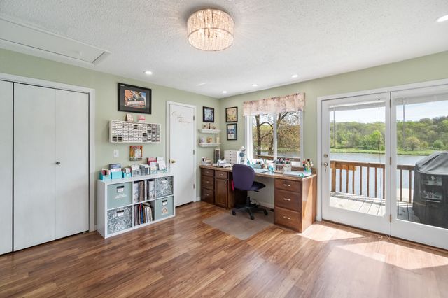 8412 Lakeshore Drive, Dexter, IA 50070