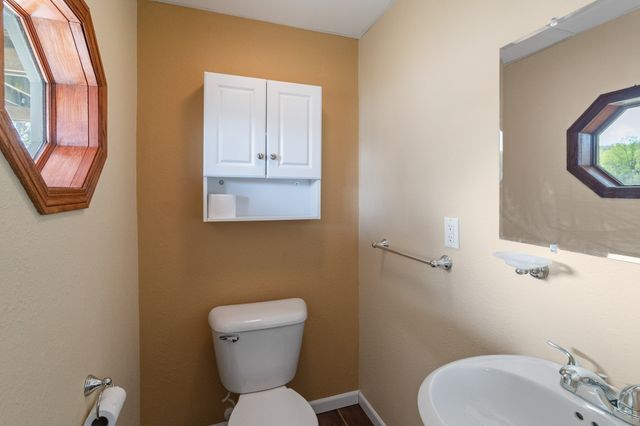 8412 Lakeshore Drive, Dexter, IA 50070