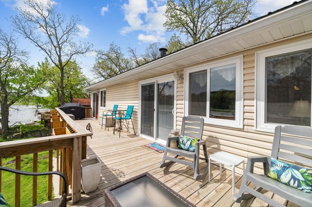 8412 Lakeshore Drive, Dexter, IA 50070
