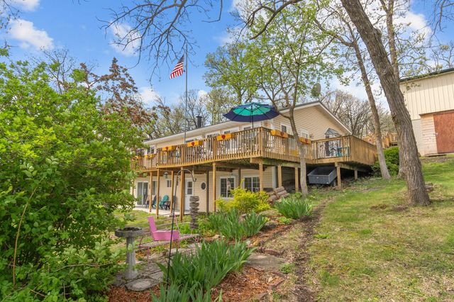 8412 Lakeshore Drive, Dexter, IA 50070