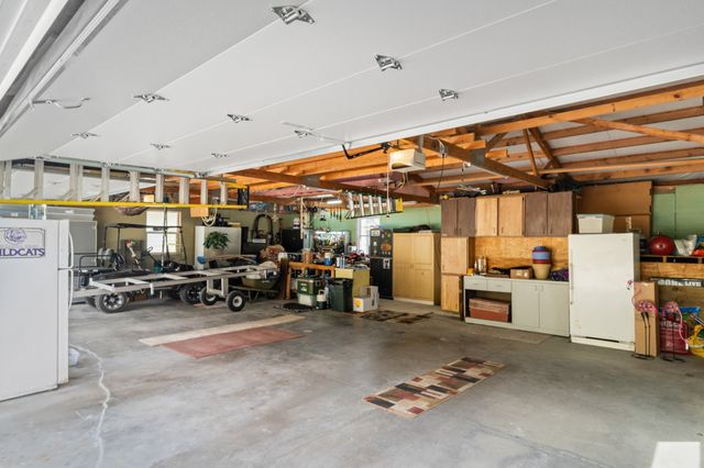 8412 Lakeshore Drive, Dexter, IA 50070