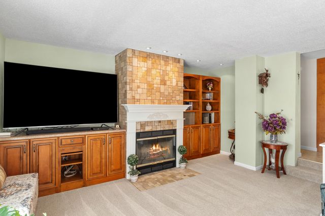 8412 Lakeshore Drive, Dexter, IA 50070