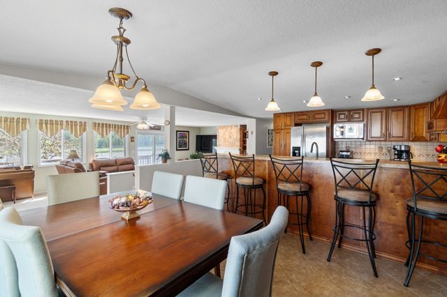 8412 Lakeshore Drive, Dexter, IA 50070