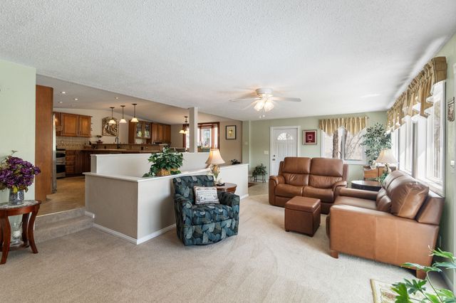 8412 Lakeshore Drive, Dexter, IA 50070