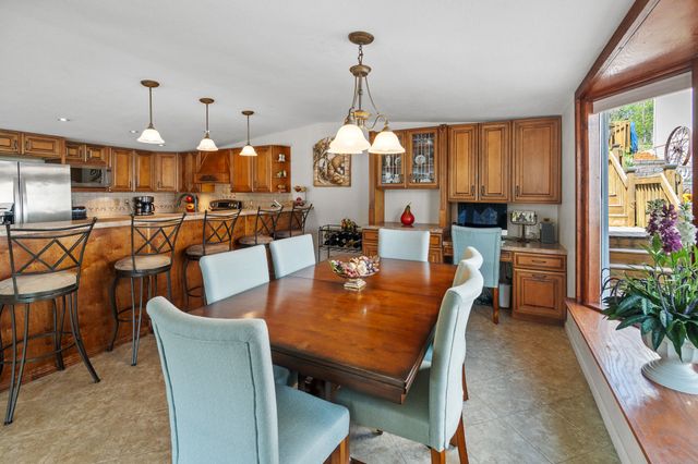 8412 Lakeshore Drive, Dexter, IA 50070