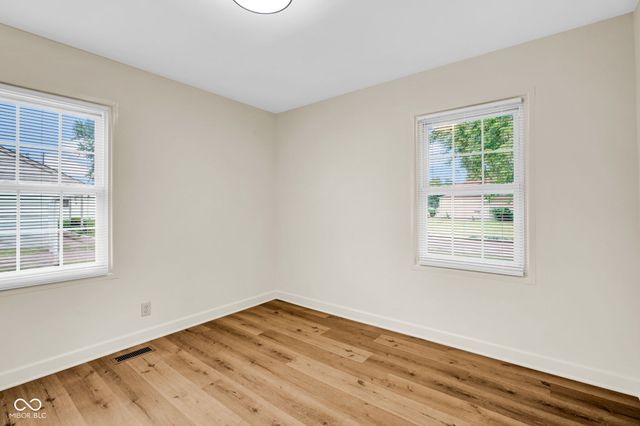 3050 Lucas Way, Columbus, IN 47203