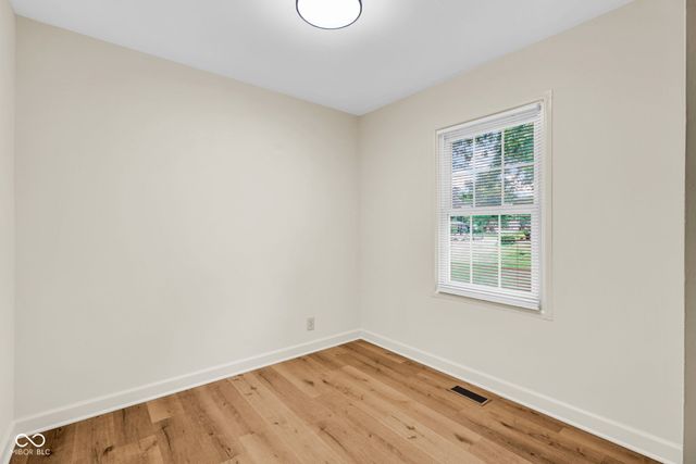 3050 Lucas Way, Columbus, IN 47203
