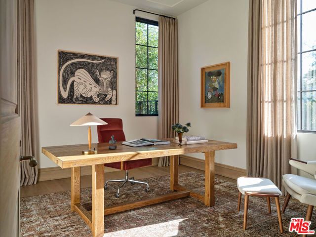 694 N Tigertail Road, Los Angeles, CA 90049