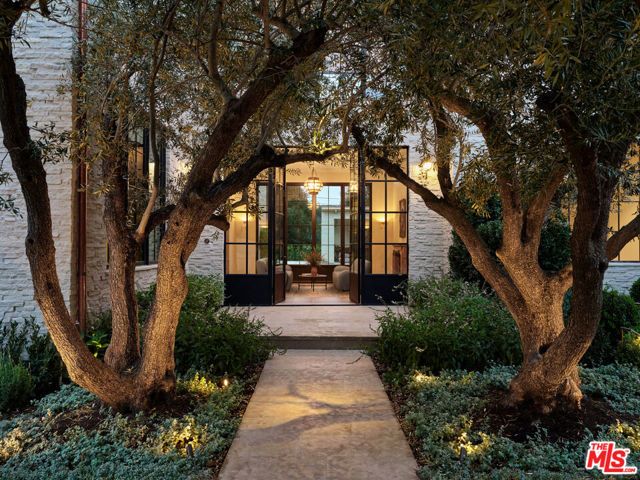 694 N Tigertail Road, Los Angeles, CA 90049