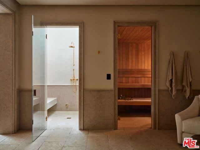 694 N Tigertail Road, Los Angeles, CA 90049